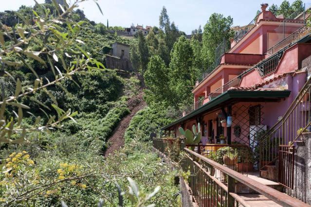 Carly & Dane Vacation House Taormina Exterior foto