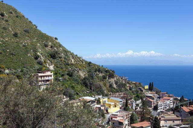 Carly & Dane Vacation House Taormina Exterior foto